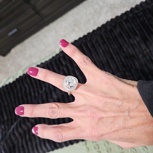 Ring - Picture 3 of 3